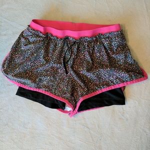 Nike shorts (small)